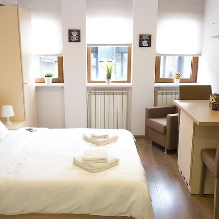 Grand Central Accommodation - Smardan บูคาเรสต์ ภายนอก รูปภาพ