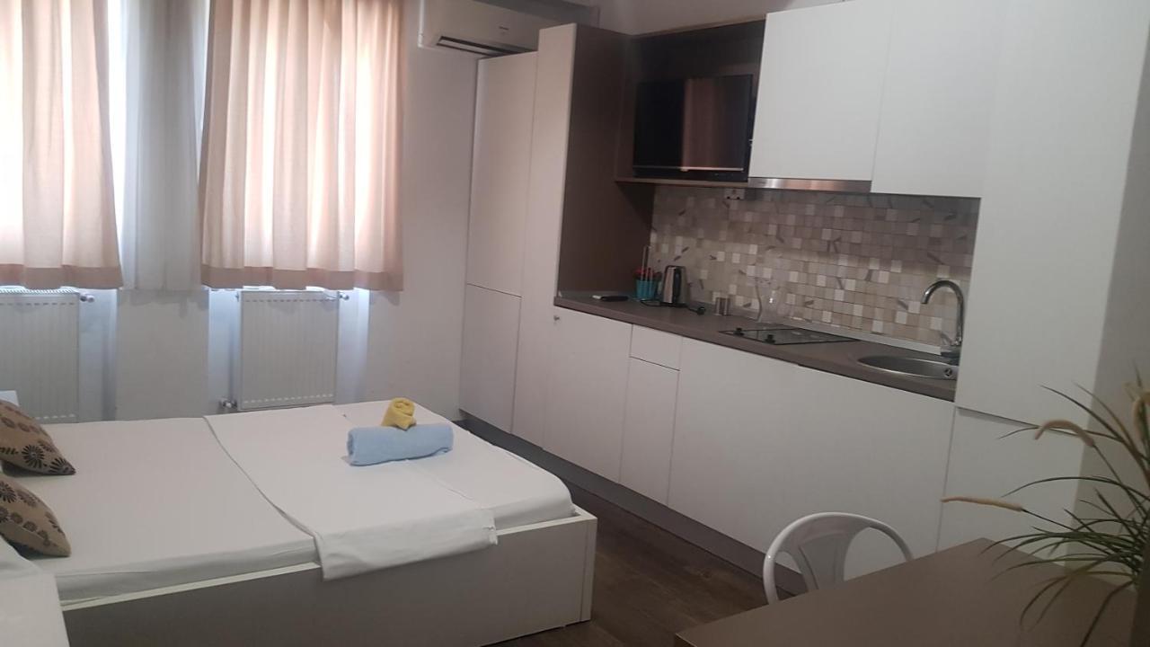 Grand Central Accommodation - Smardan บูคาเรสต์ ภายนอก รูปภาพ