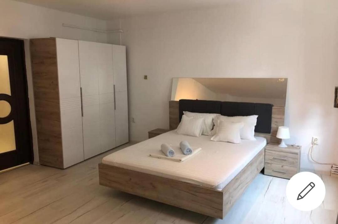 Grand Central Accommodation - Smardan บูคาเรสต์ ภายนอก รูปภาพ