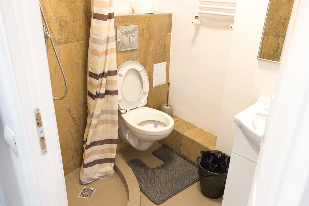 Grand Central Accommodation - Smardan บูคาเรสต์ ภายนอก รูปภาพ