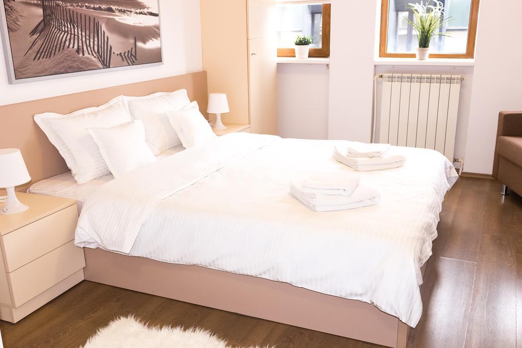 Grand Central Accommodation - Smardan บูคาเรสต์ ภายนอก รูปภาพ